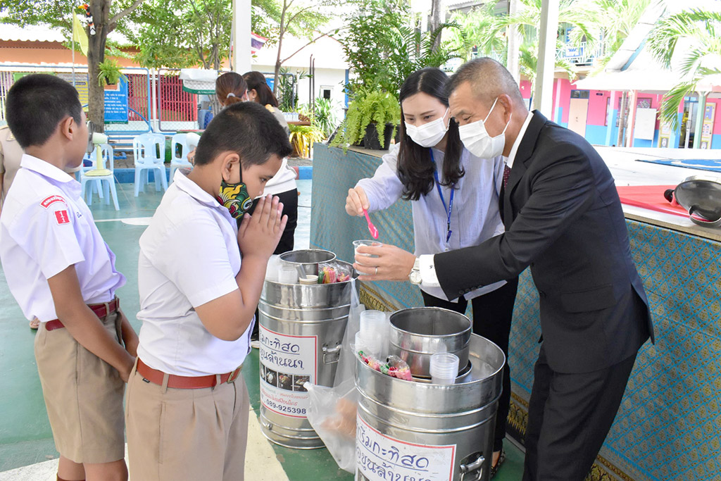 Aug-27,2020-CSR-at-Klong-Charoenrat-School1